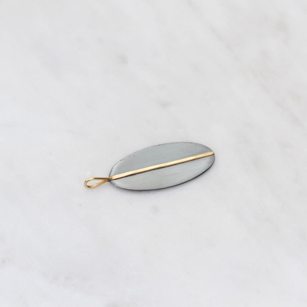 
                  
                    CHM-18K Narrow Mod Oval Pendant
                  
                