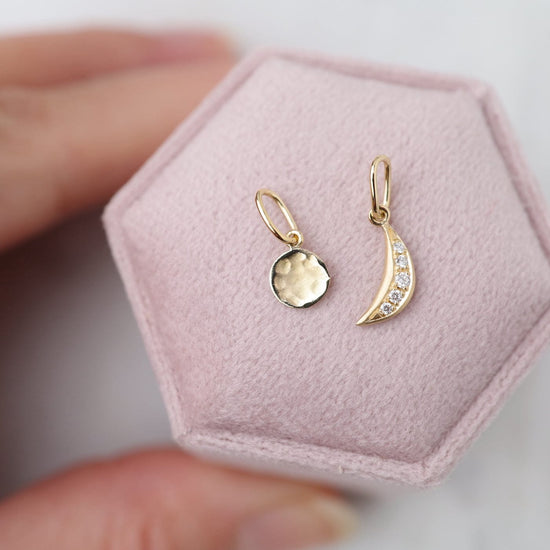 CHM-18K Tiny Crescent Moon Charm