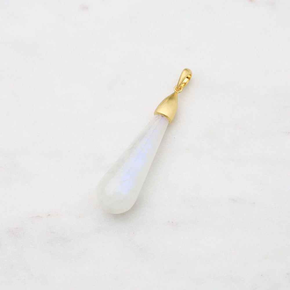 
                  
                    CHM-GPL Smooth Drop Rainbow Moonstone Pendant
                  
                