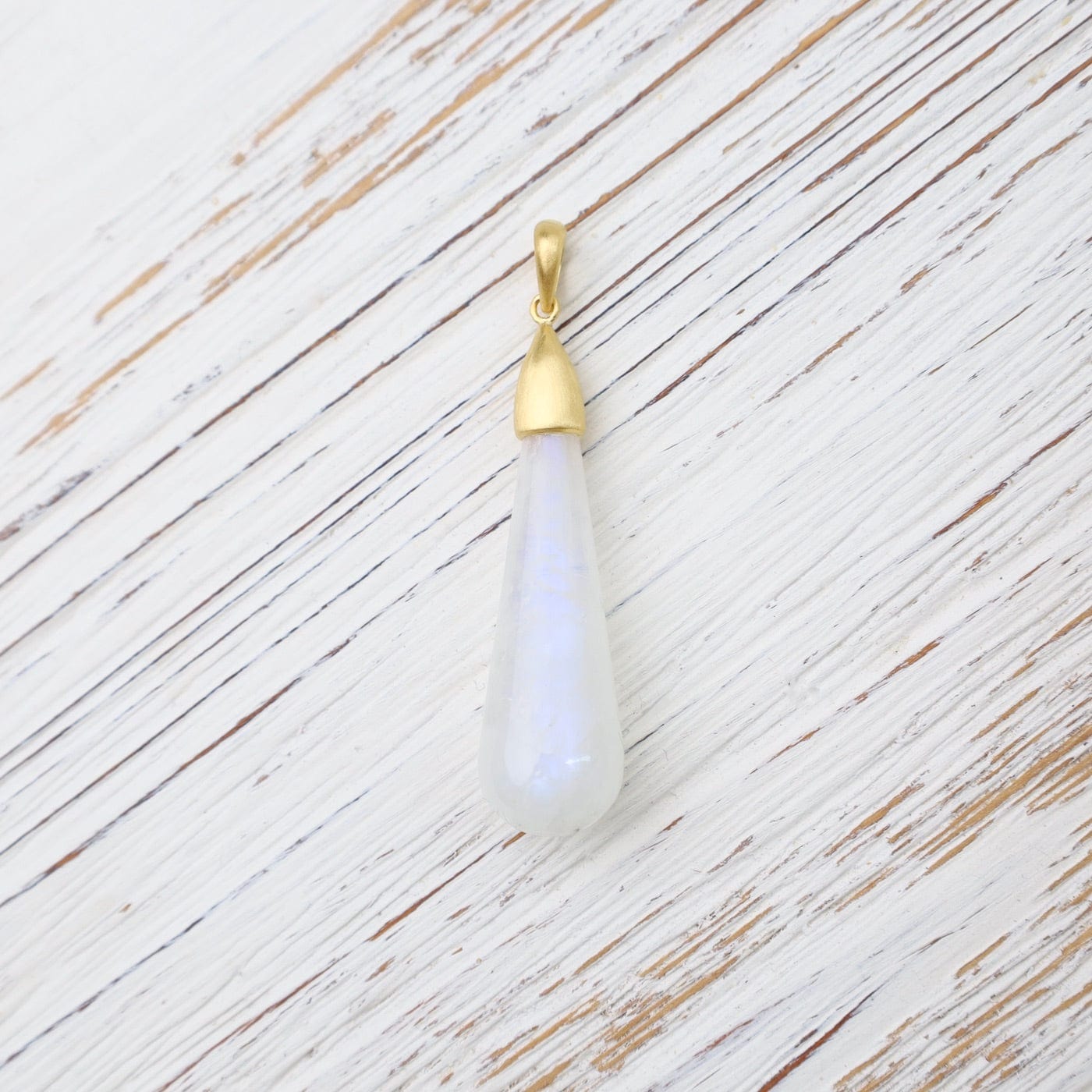 CHM-GPL Smooth Drop Rainbow Moonstone Pendant