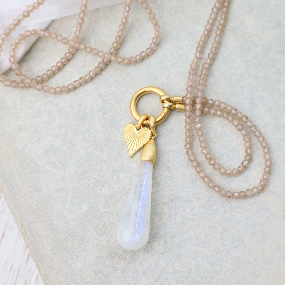 
                  
                    CHM-GPL Smooth Drop Rainbow Moonstone Pendant
                  
                