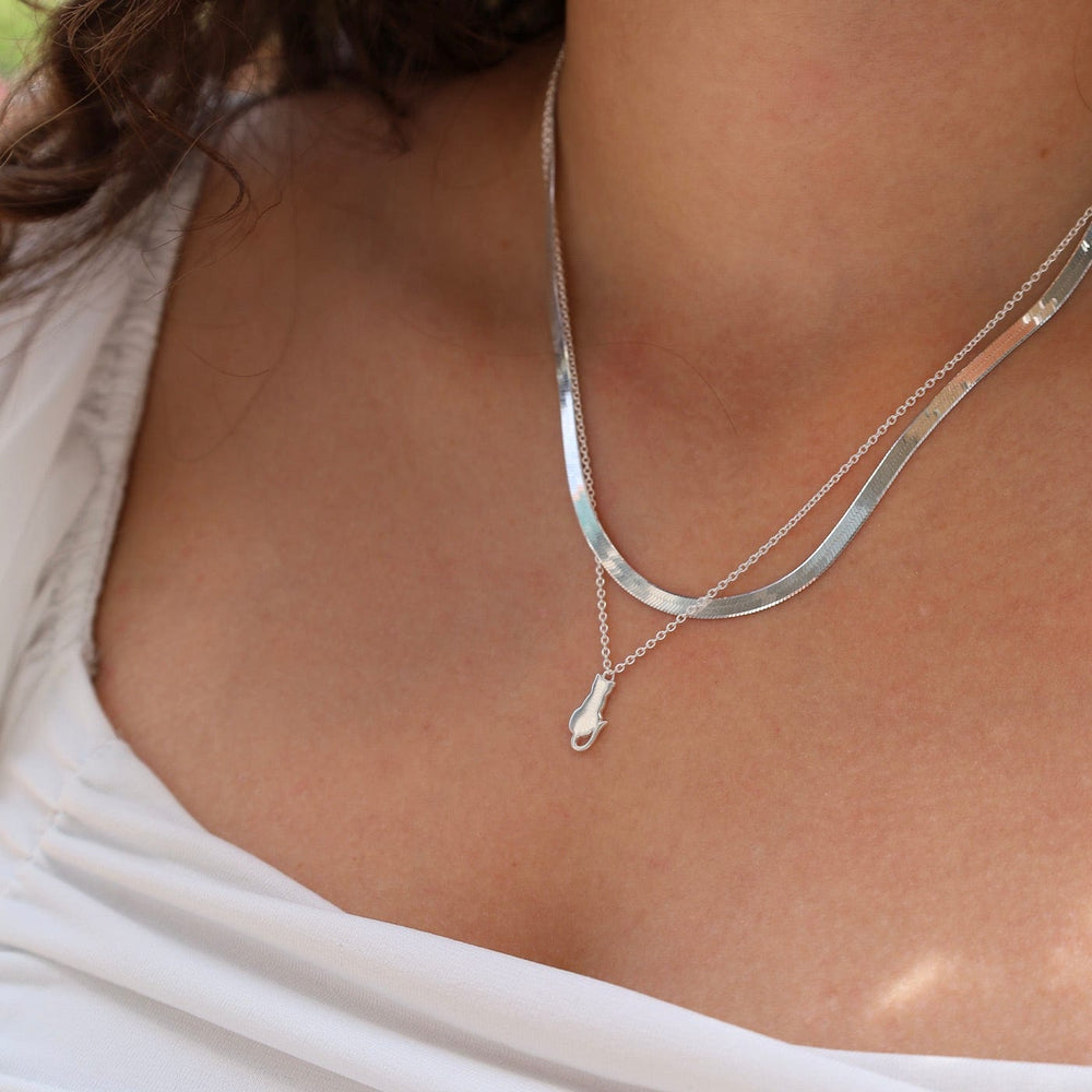 
                      
                        CHN 18" Sterling Silver Herringbone Chain
                      
                    