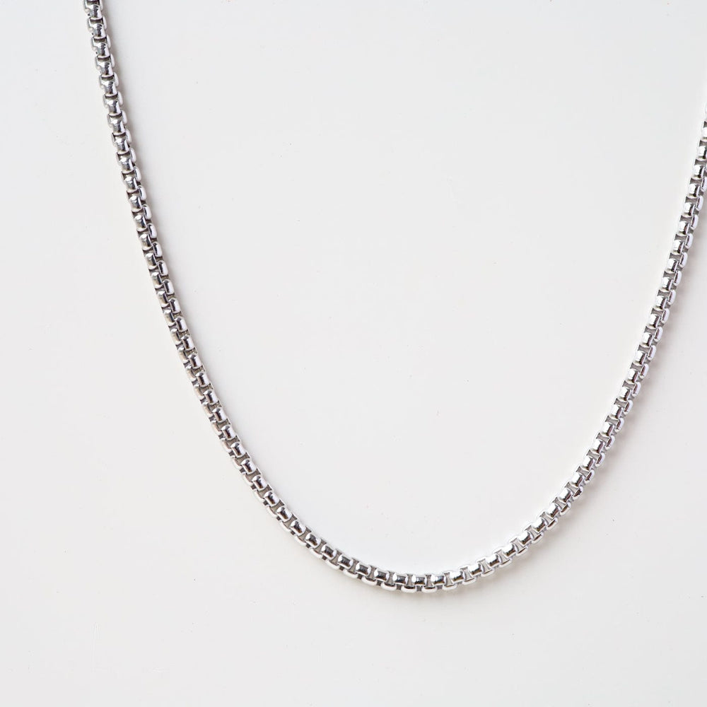 
                      
                        CHN Rhodium Plated Silver Rounded Box Chain - 16"
                      
                    