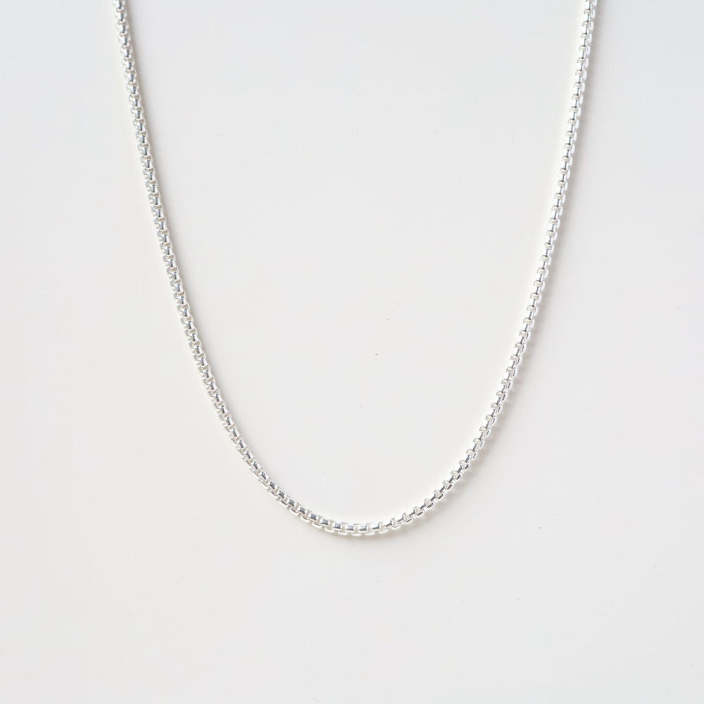 
                      
                        CHN Sterling Silver Rounded Box Chain - 16"
                      
                    