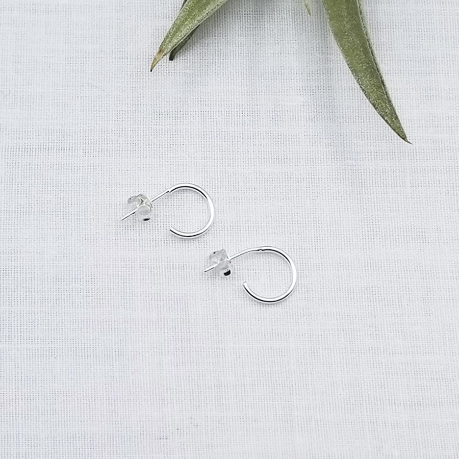 EAR 10mm STERLING SILVER HOOP