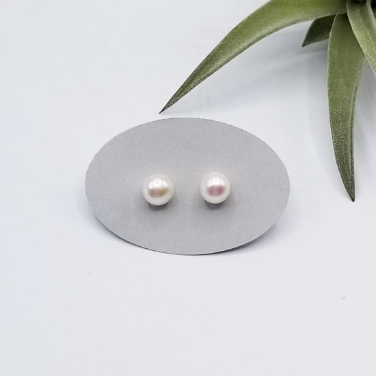 Load image into Gallery viewer, EAR 10MM WHITE PEARL POST EARRING
