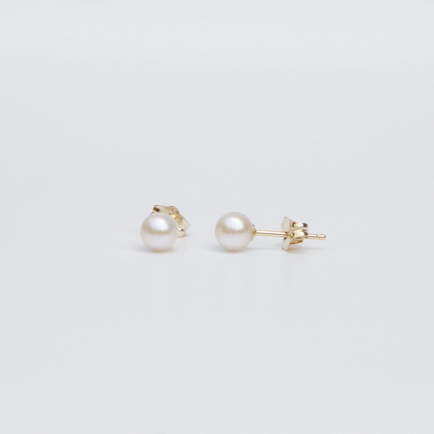 Load image into Gallery viewer, EAR-14K 14k 5mm White Pearl Stud
