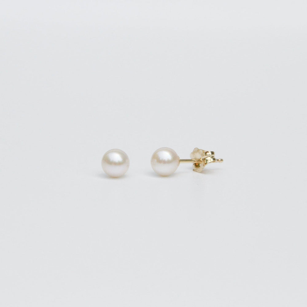 
                      
                        EAR-14K 14k 5mm White Pearl Stud
                      
                    