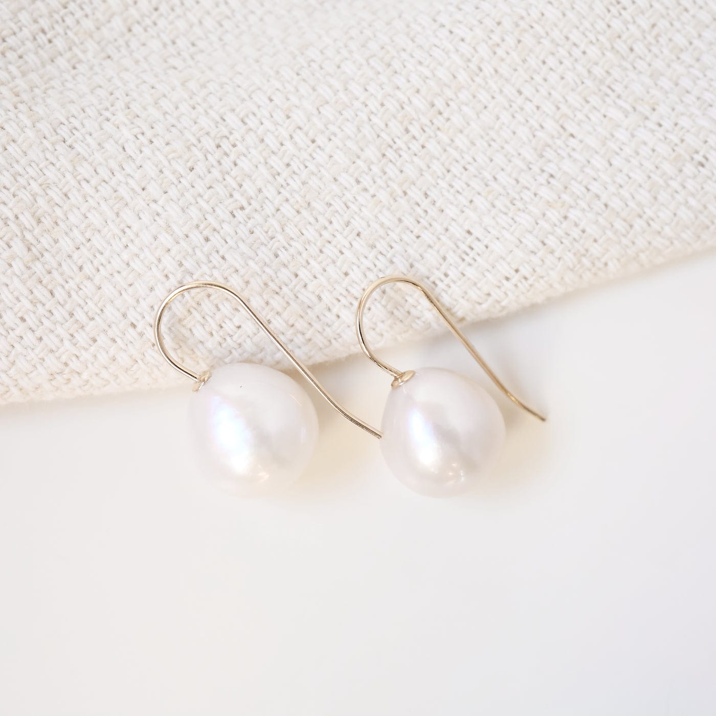 694 14K Gold 20mm Baroque Pearl Drop Earrings