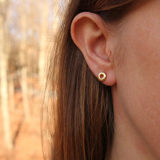 Load image into Gallery viewer, EAR-14K 14k Gold Hug and Kiss Post Earrings
