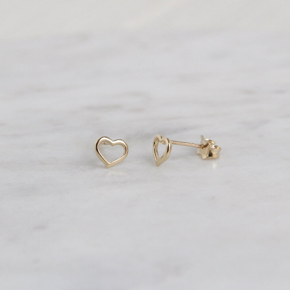 
                      
                        EAR-14K 14k Gold Open Heart Posts
                      
                    