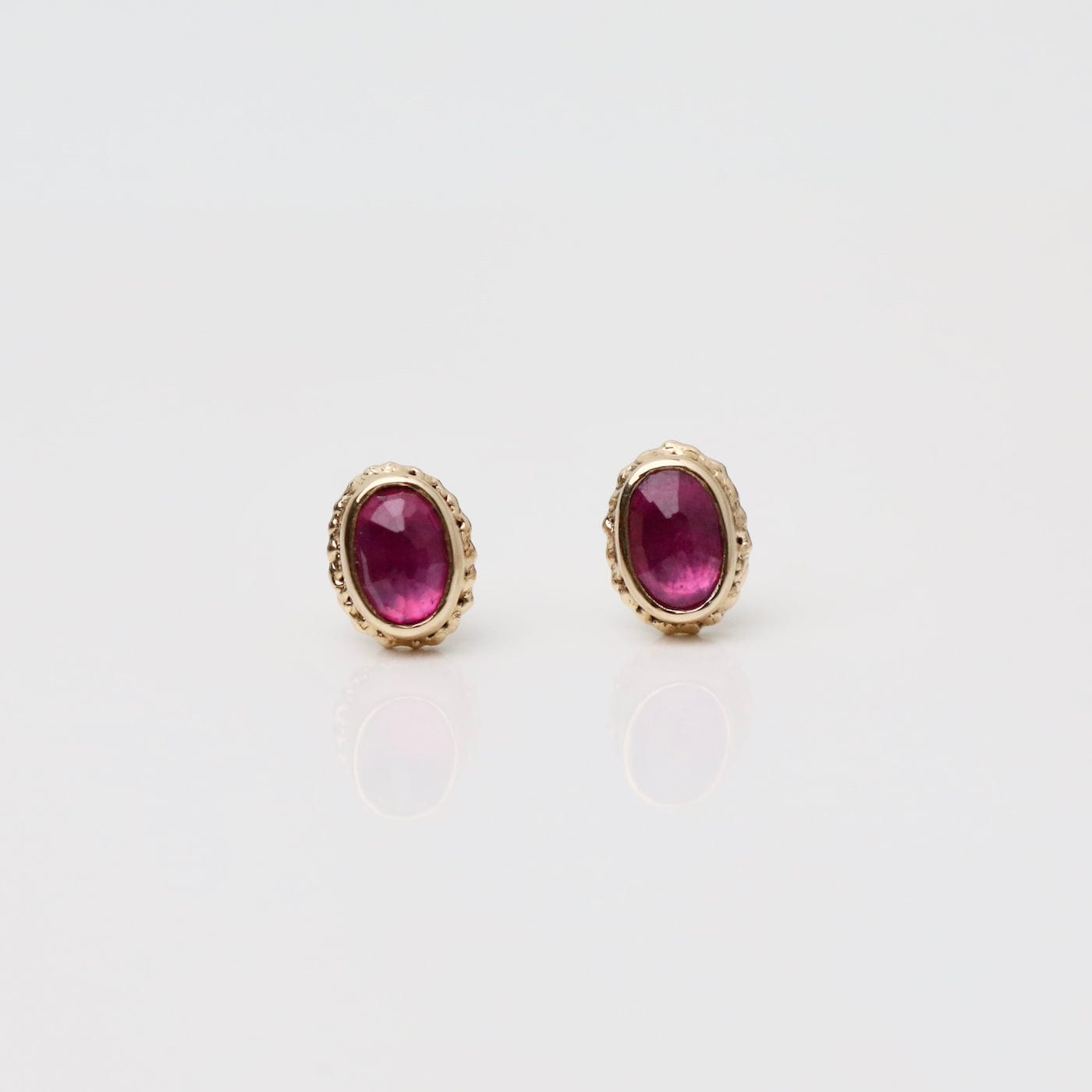 EAR-14K 14K Gold Post Earrings w/ 6x4mm Oval Inverted Afri