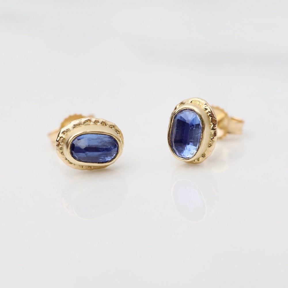 
                      
                        EAR-14K 14K Gold Post Earrings with 6 X 4mm Oval Inverted
                      
                    