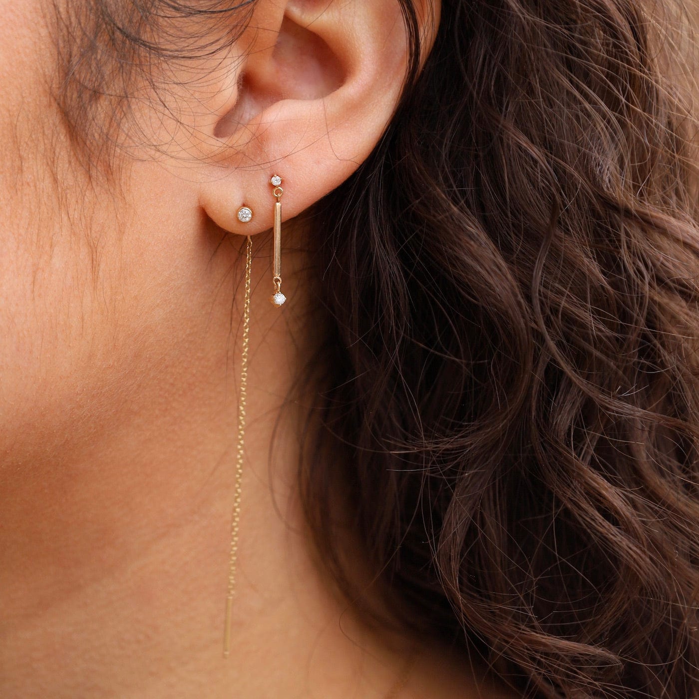 EAR-14K 14k Gold Square Bar Linked Earrings with 2 Graduating Diamonds