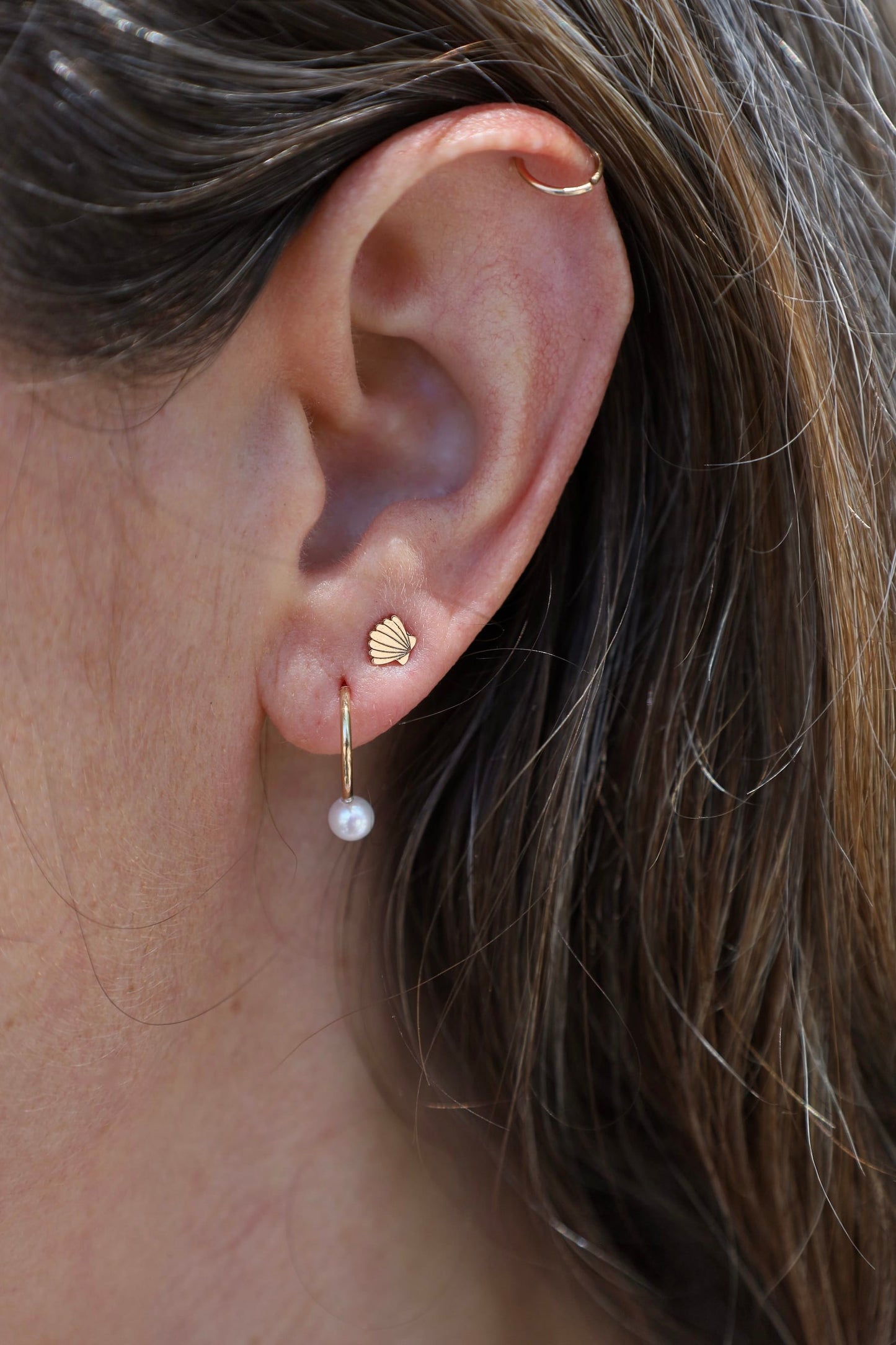 EAR-14K 14K  Pearl Thin Huggie Hoops