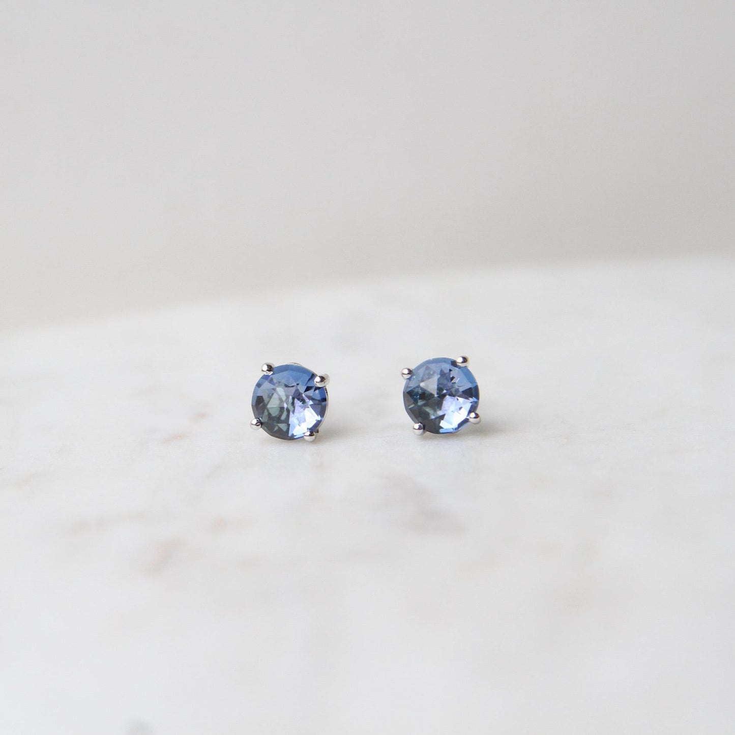 EAR-14K 14k White Gold 6mm Round English Blue Topaz Post