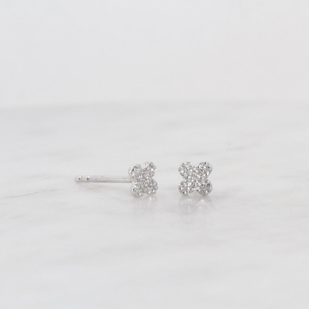 
                  
                    EAR-14K 14k White Gold Pavé Diamond Clover Post Earring
                  
                