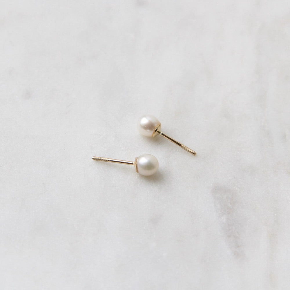 
                      
                        EAR-14K 14k Yellow Gold 4mm Pearl Post Earring
                      
                    