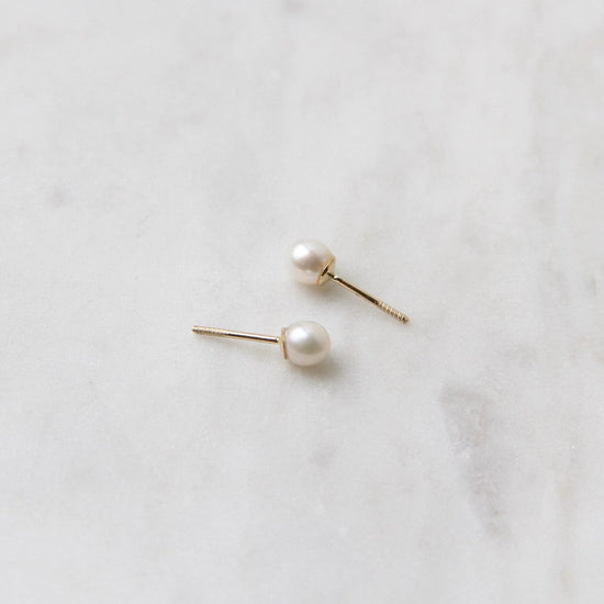 Load image into Gallery viewer, EAR-14K 14k Yellow Gold 4mm Pearl Post Earring
