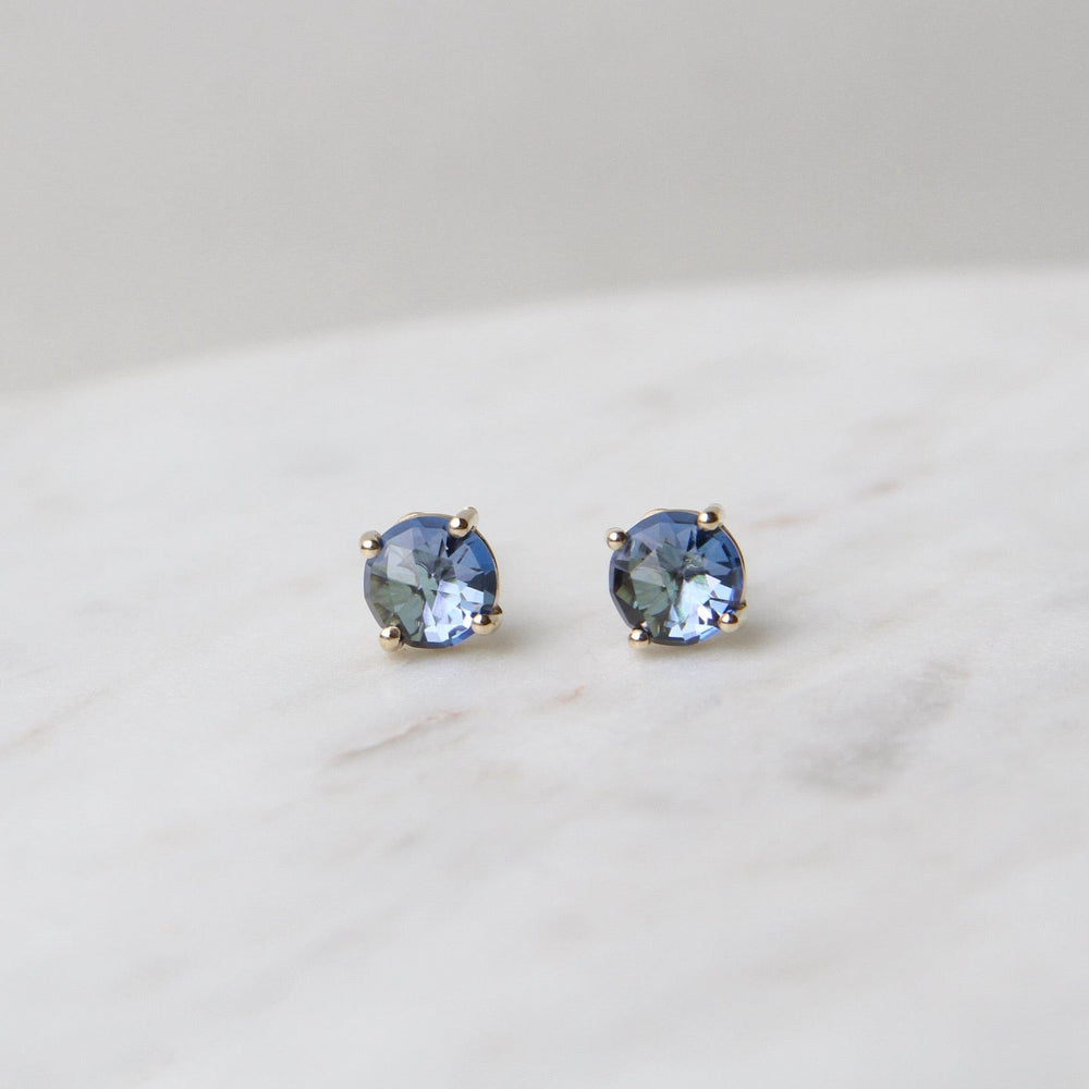 
                  
                    EAR-14K 14k Yellow Gold 6mm Round English Blue Topaz Post
                  
                