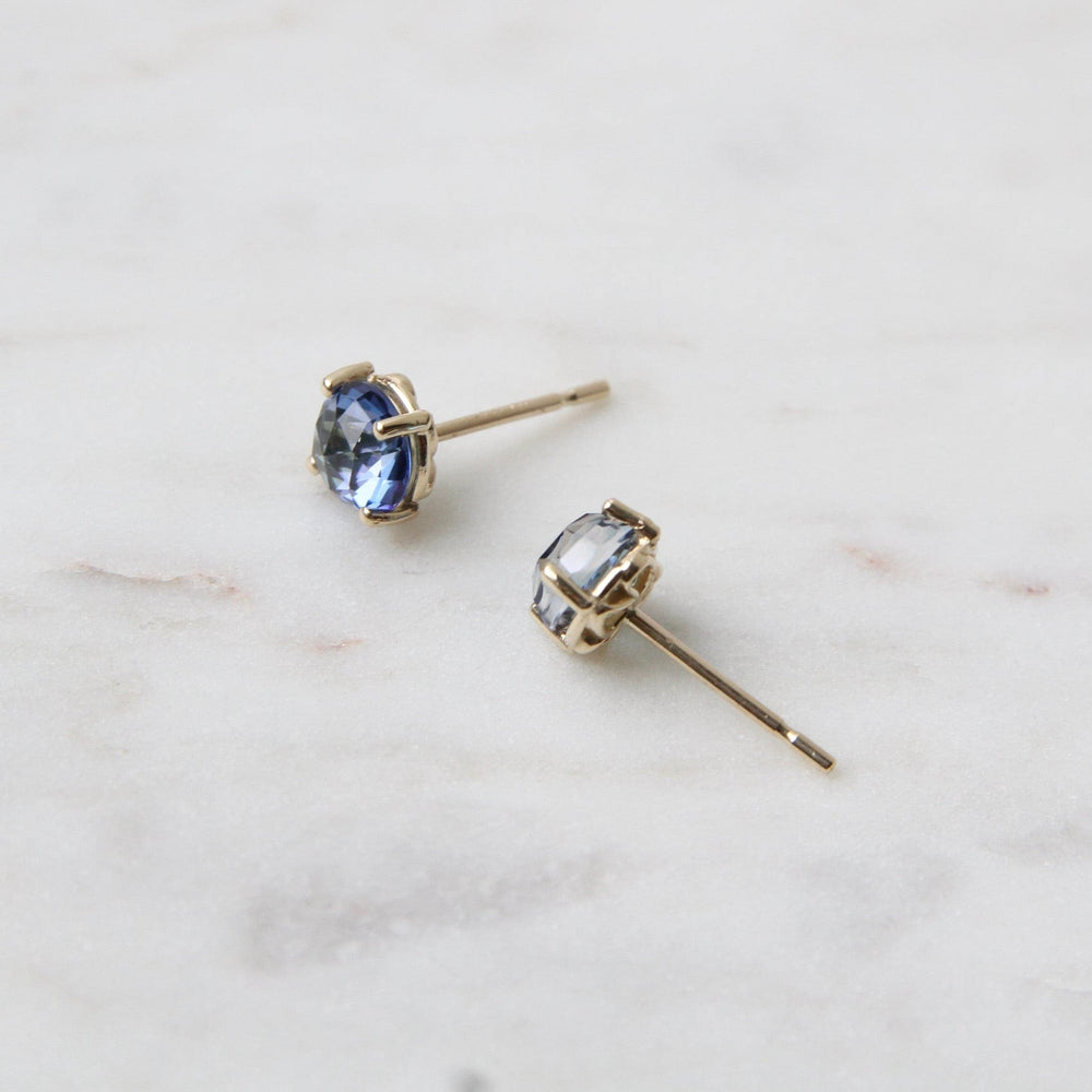 
                  
                    EAR-14K 14k Yellow Gold 6mm Round English Blue Topaz Post
                  
                