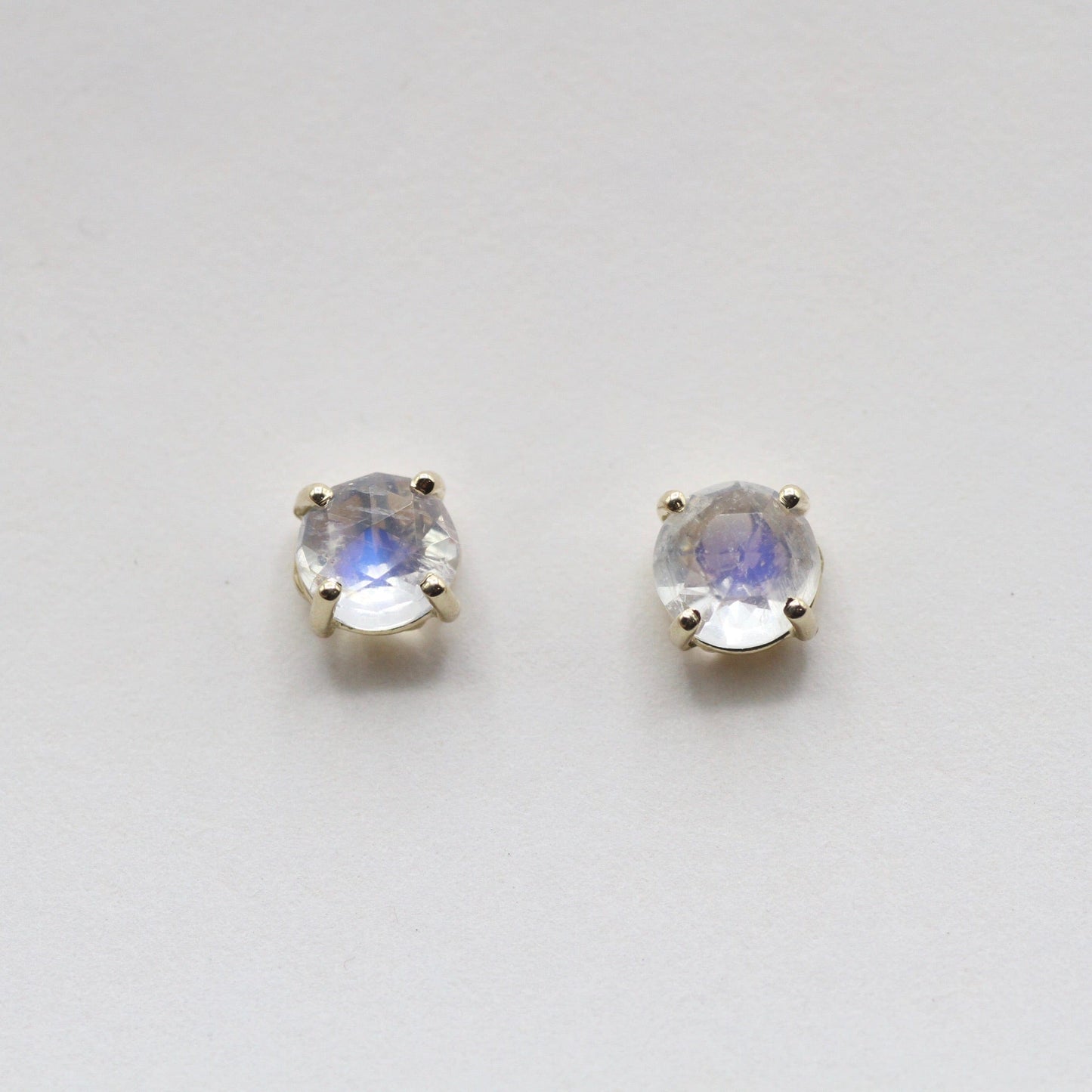 EAR-14K 14k Yellow Gold and Rainbow Moonstone Stud Earring