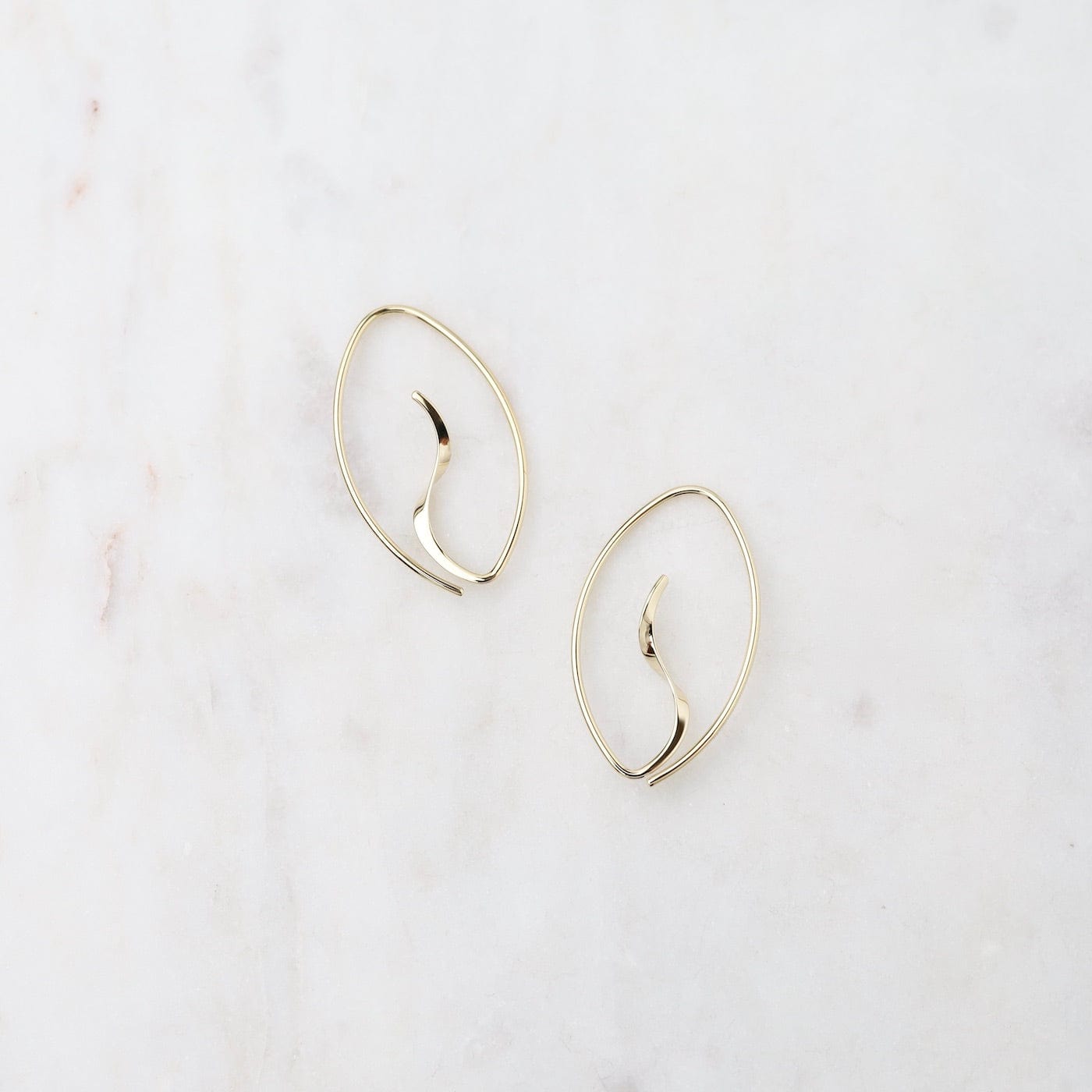 EAR-14K 14k Yellow Gold Ribbon Oval Hoop