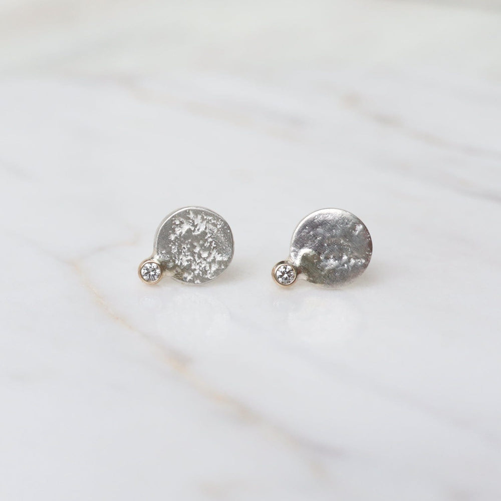 
                      
                        EAR-14K Dawn Studs - White Diamond
                      
                    