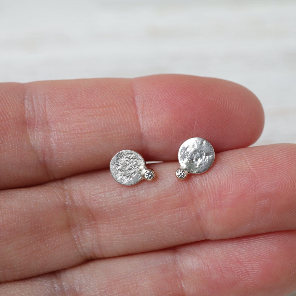 
                      
                        EAR-14K Dawn Studs - White Diamond
                      
                    