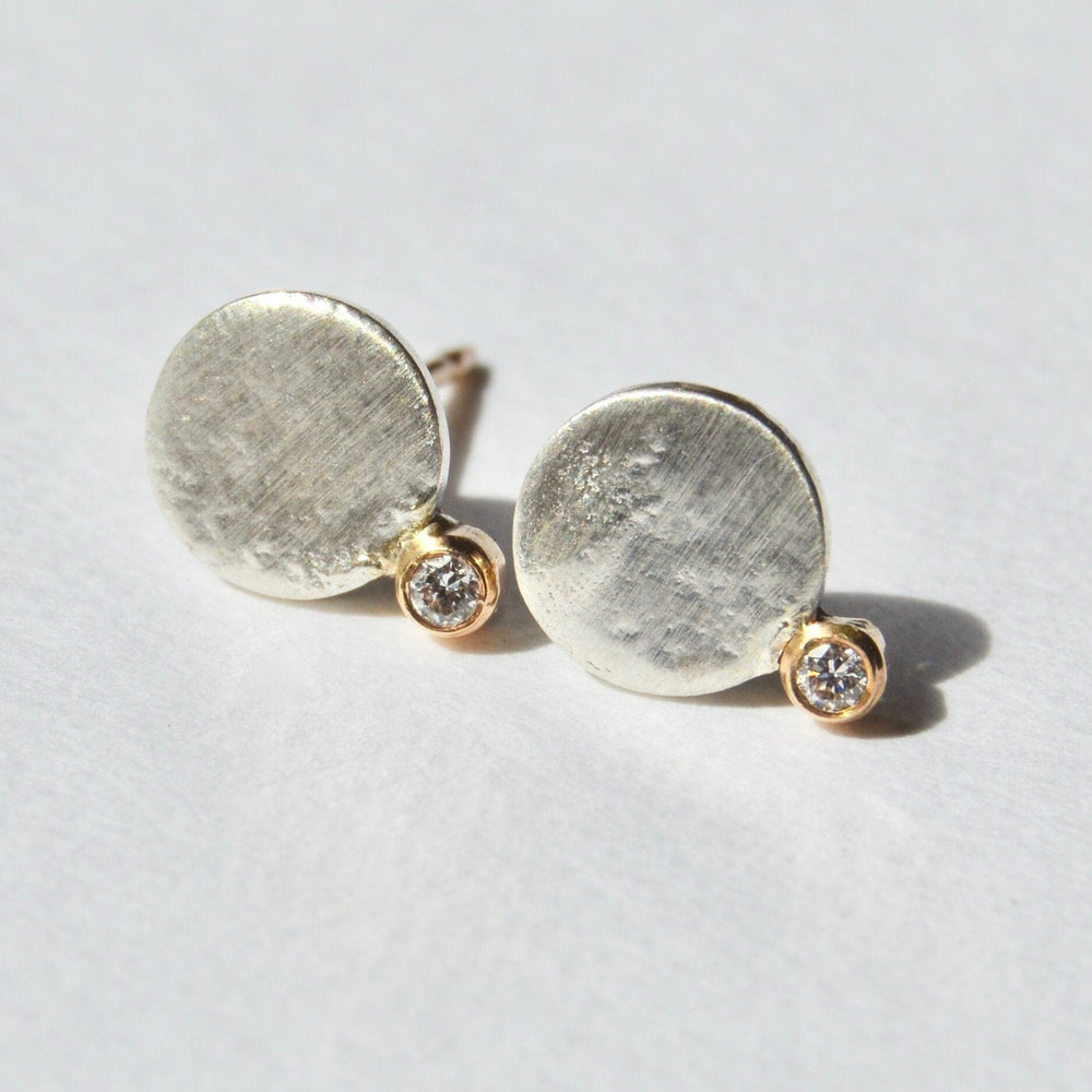 
                      
                        EAR-14K Dawn Studs - White Diamond
                      
                    