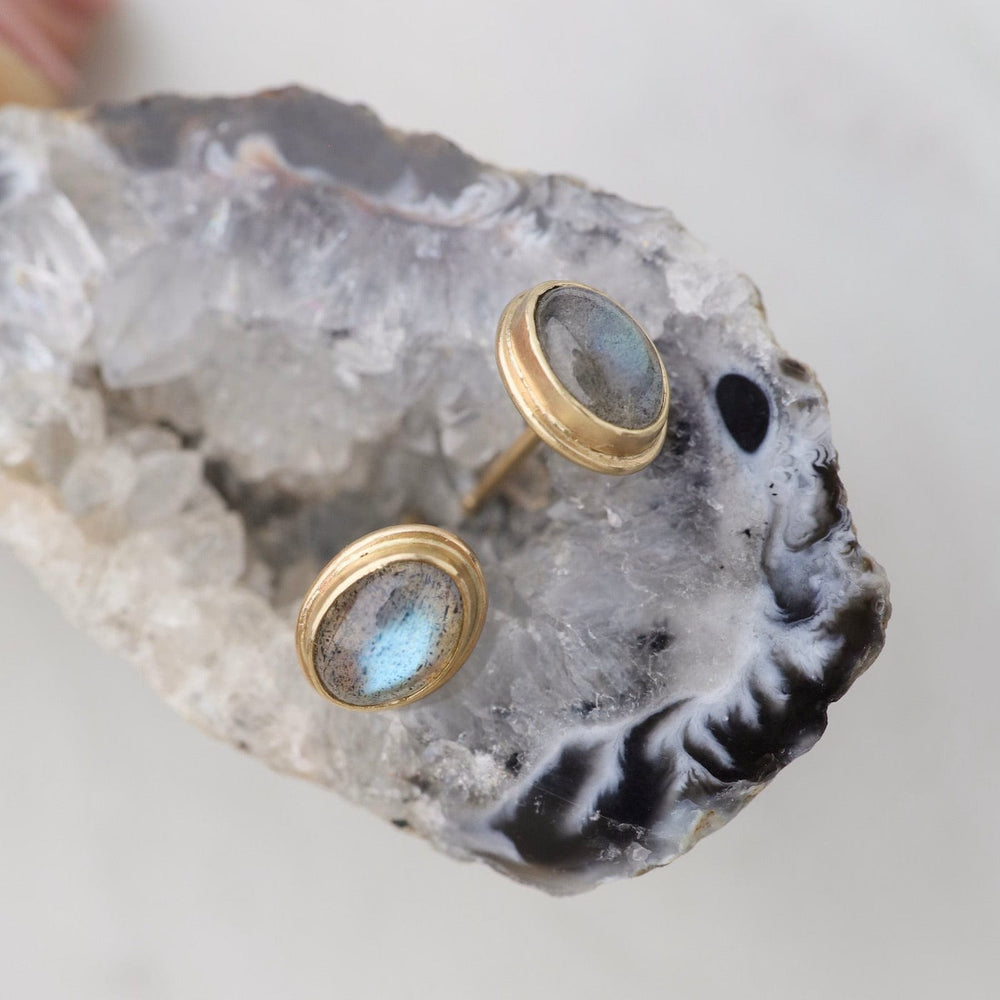 
                  
                    EAR-14K Oval Labradorite Studs
                  
                