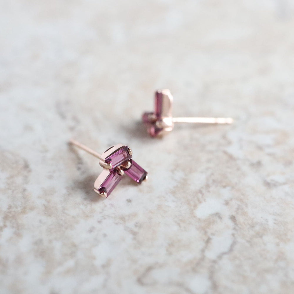 
                  
                    EAR-14K Rose Gold Rhodolite Scattered Baguette Earring
                  
                