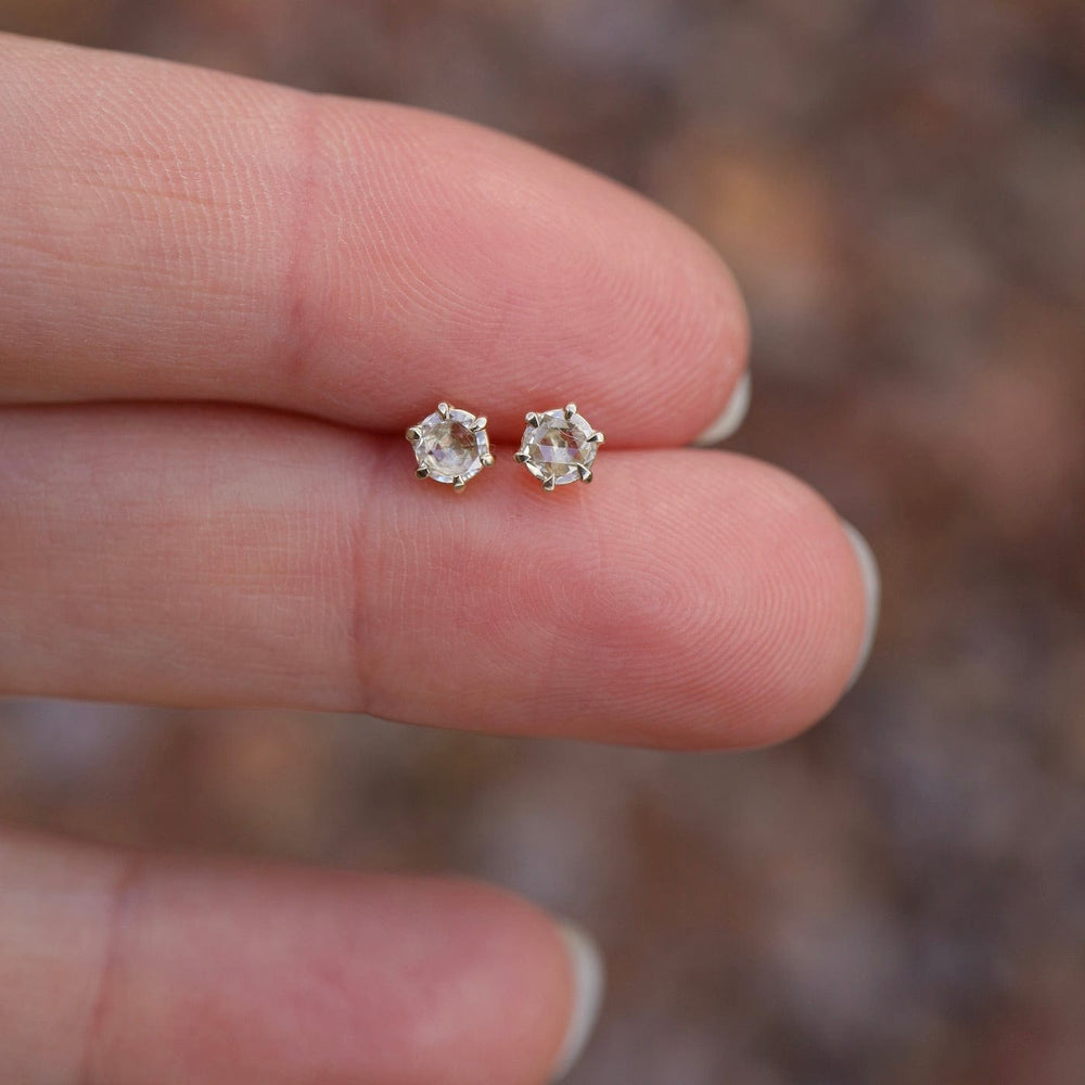 
                      
                        EAR-14K Skara Brae Studs
                      
                    