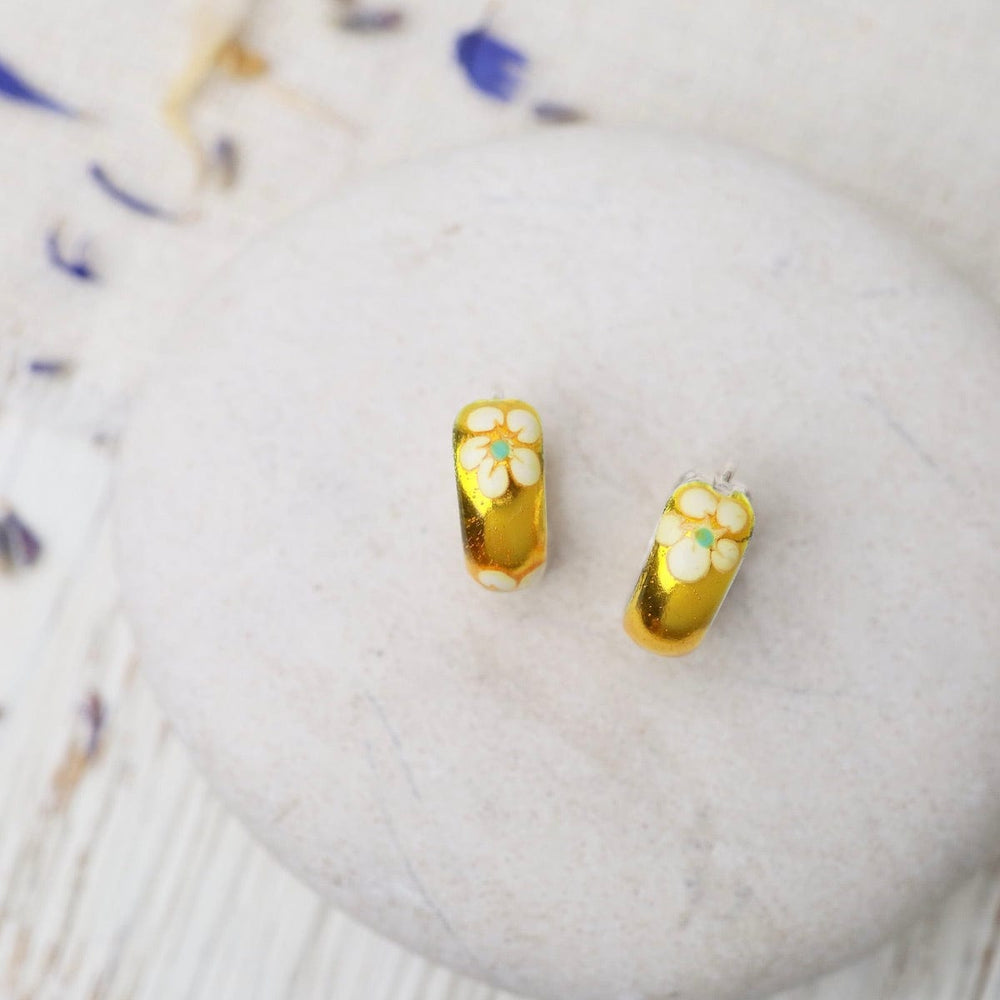 
                      
                        EAR 15mm Enamel Flower Hoops - Yellow
                      
                    