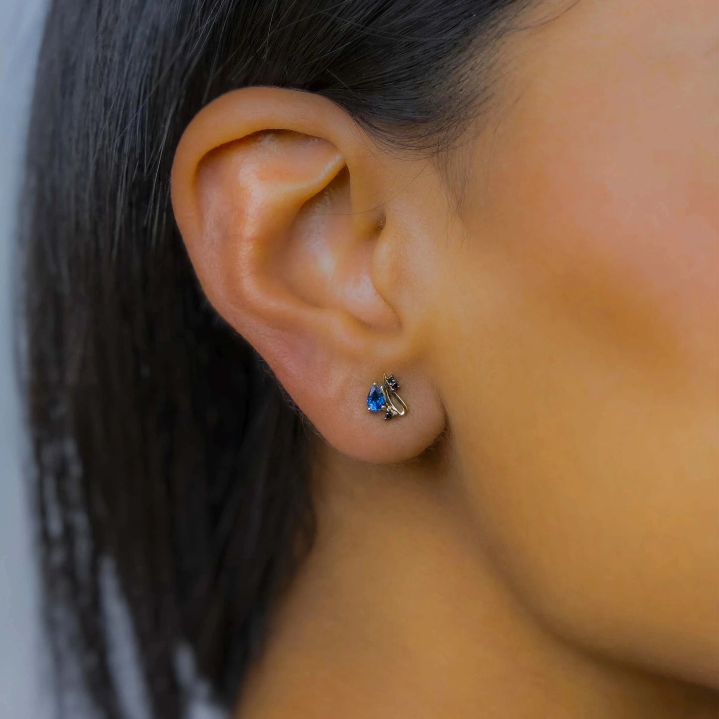 EAR-18K 18k Gold Davaki Studs -  Dark Blue Sapphire Teardrop with Black Diamonds
