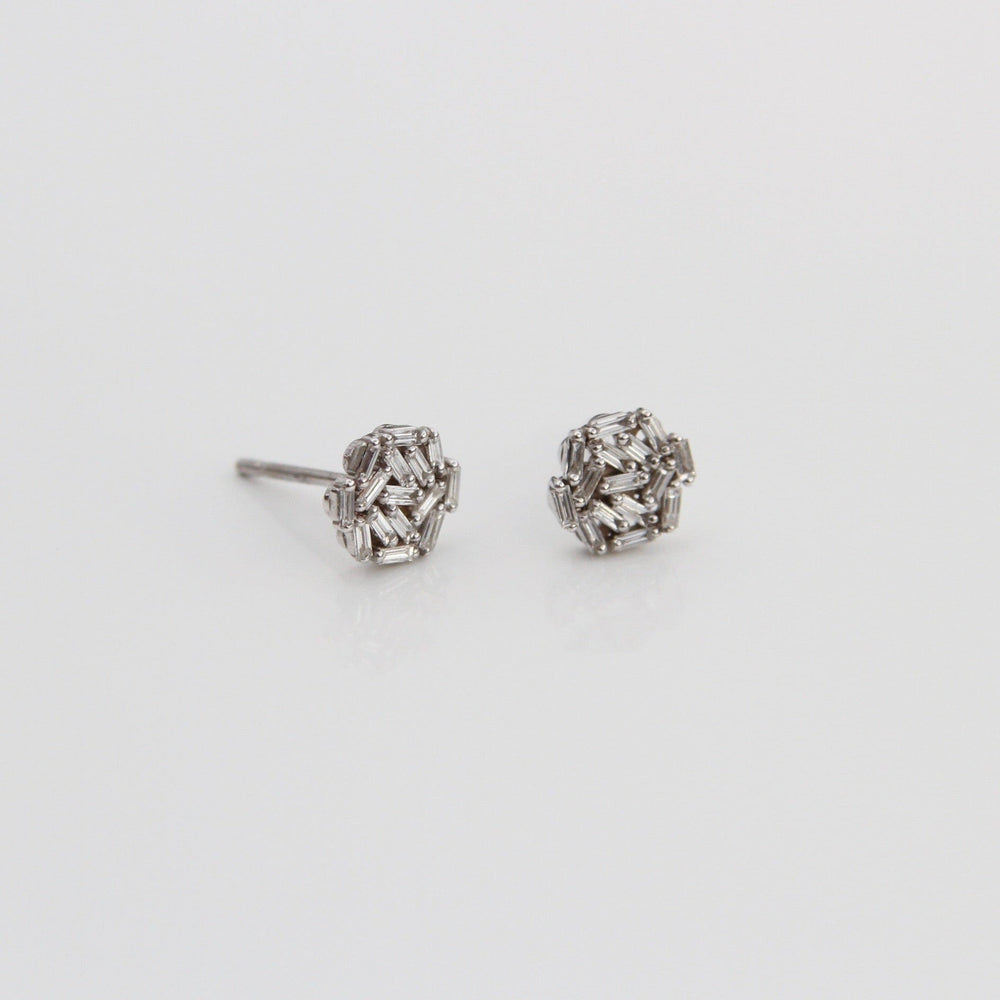 
                  
                    EAR-18K 18k Round Fireworks Diamond Earrings
                  
                