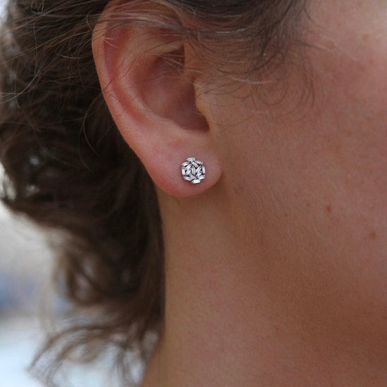 EAR-18K 18k Round Fireworks Diamond Earrings