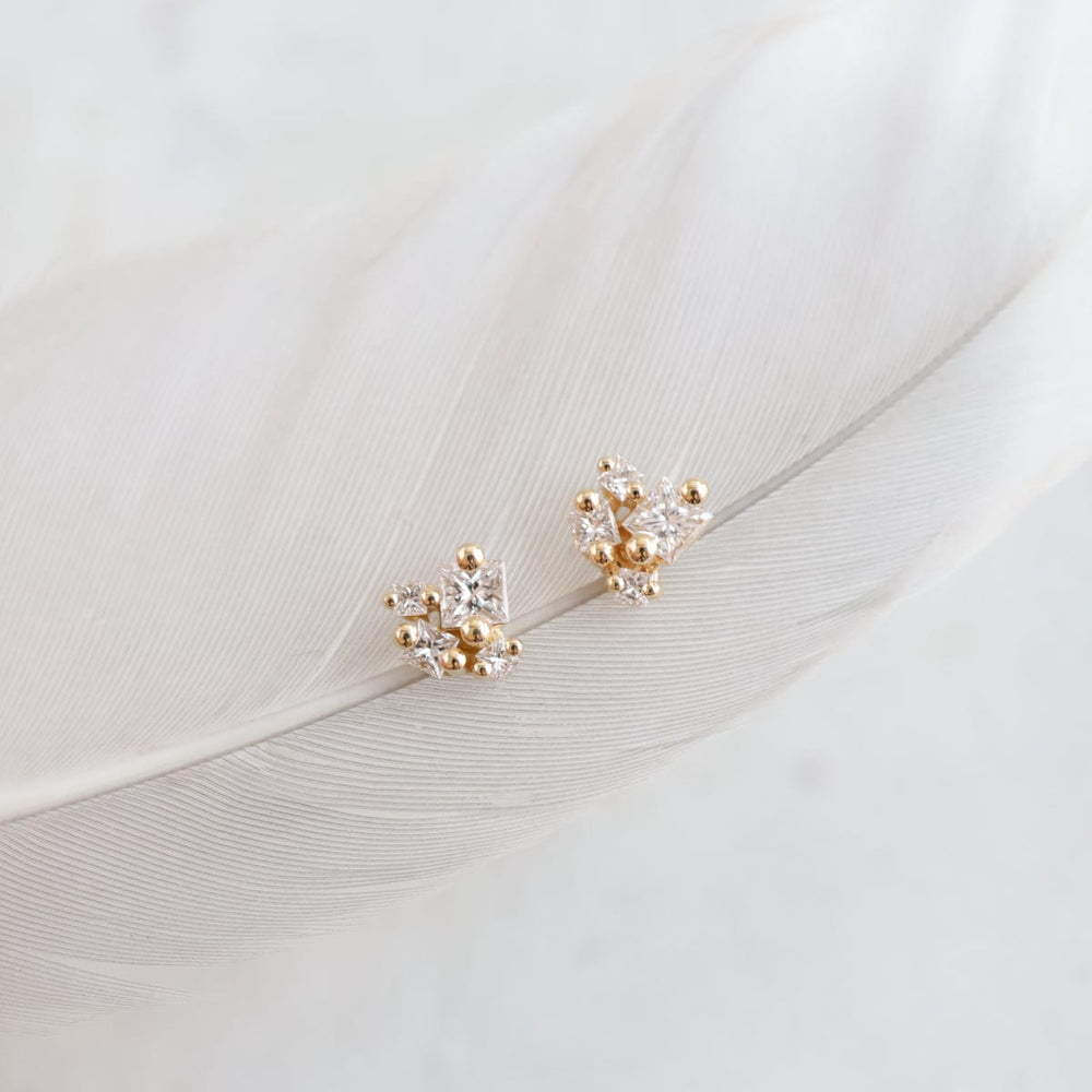 
                  
                    EAR-18K 18k Yellow Gold Diamond Cluster Studs
                  
                