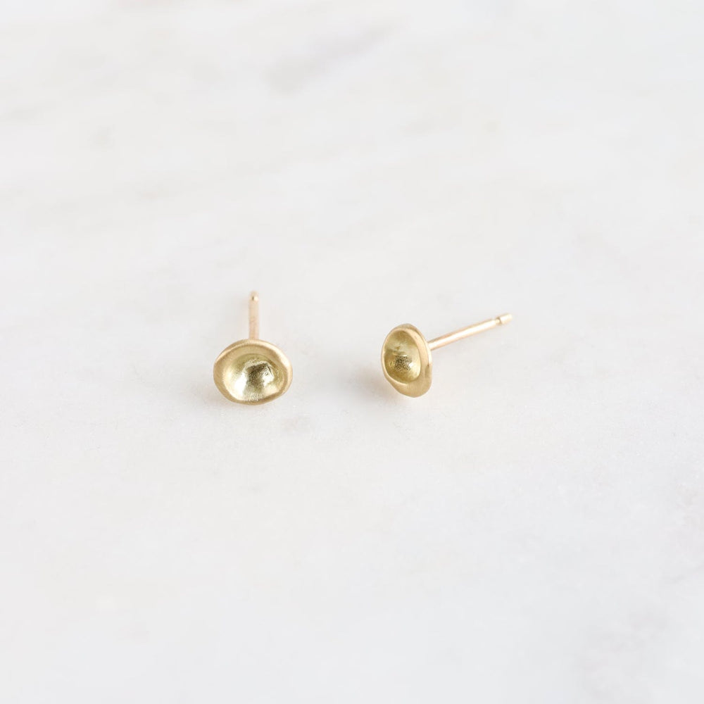 
                  
                    EAR-18K 18k Yellow Gold Mussel Shell Stud Earrings
                  
                