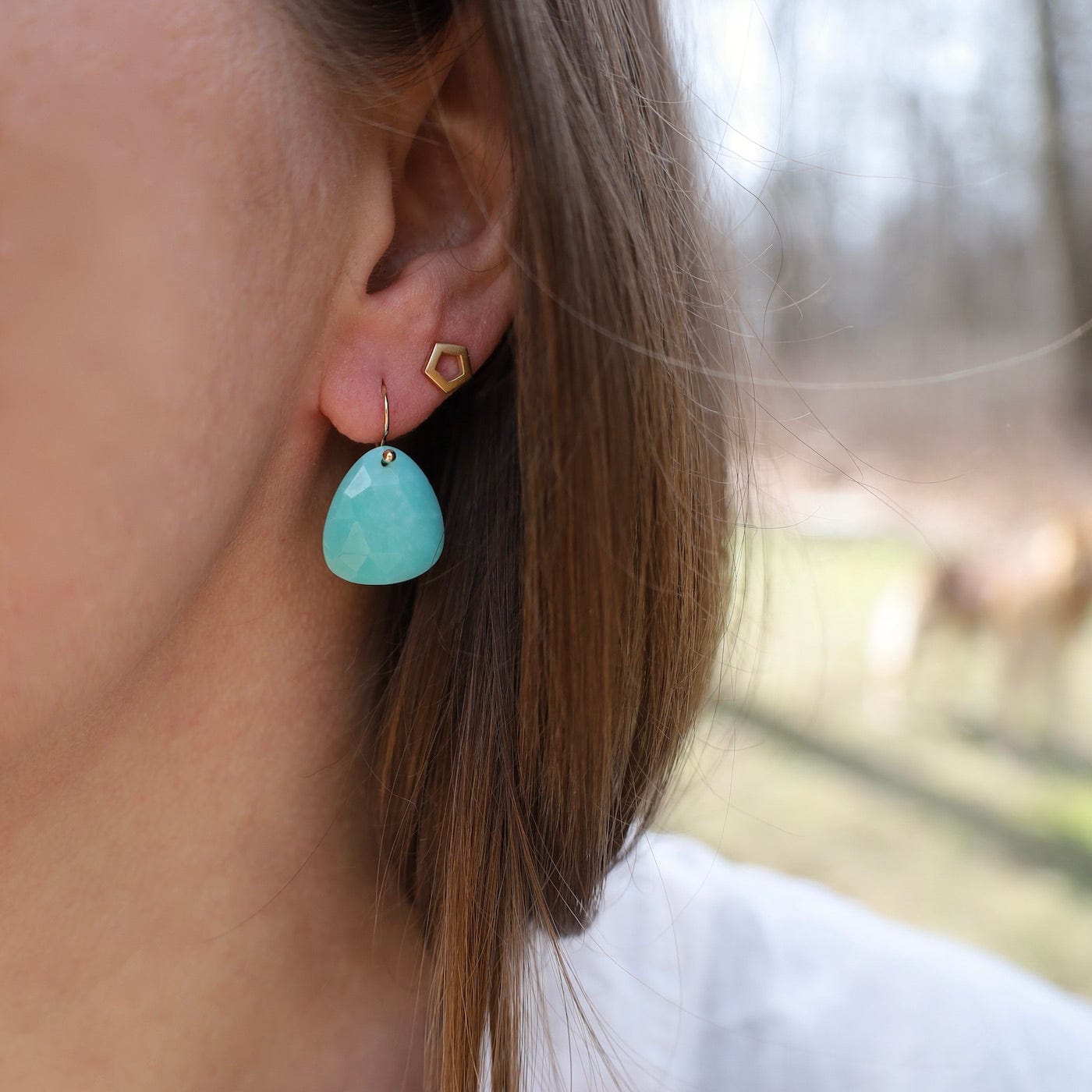 Load image into Gallery viewer, EAR-18K 18k Yellow Gold Trillium Drop Earrings - Turquoise

