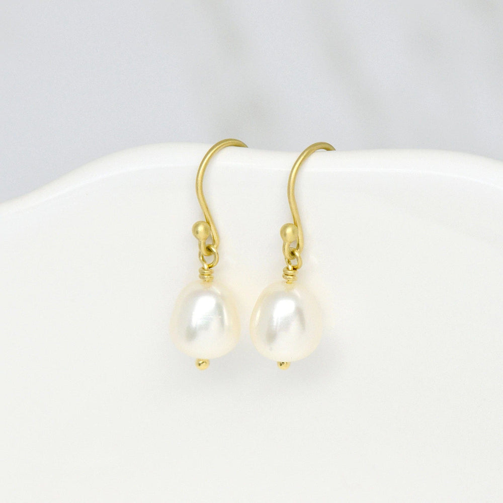 
                      
                        EAR-18K Classic Pearl Drop Earrings
                      
                    