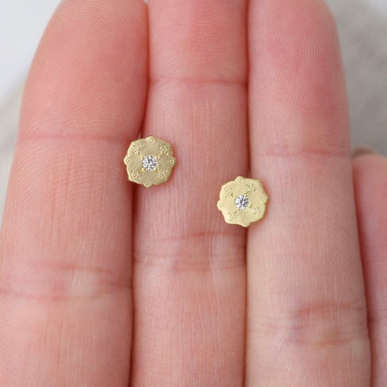 EAR-18K Drops of Happiness Kite Studs