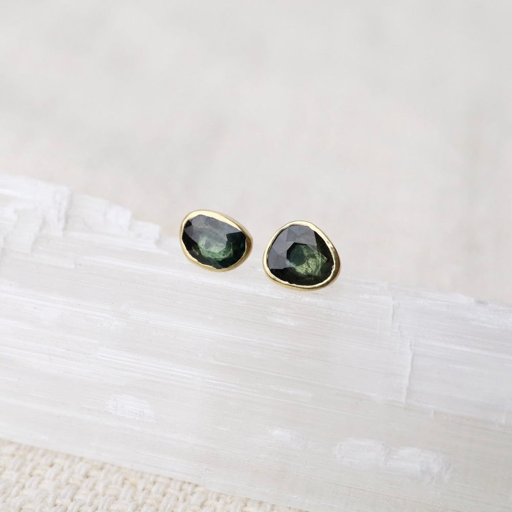 
                  
                    EAR-18K Freeform Dark Green/Blue Sapphire Post Earrings
                  
                