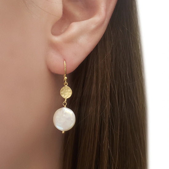 EAR-18K Hammered Disc Drop with Coin Pearl Earring