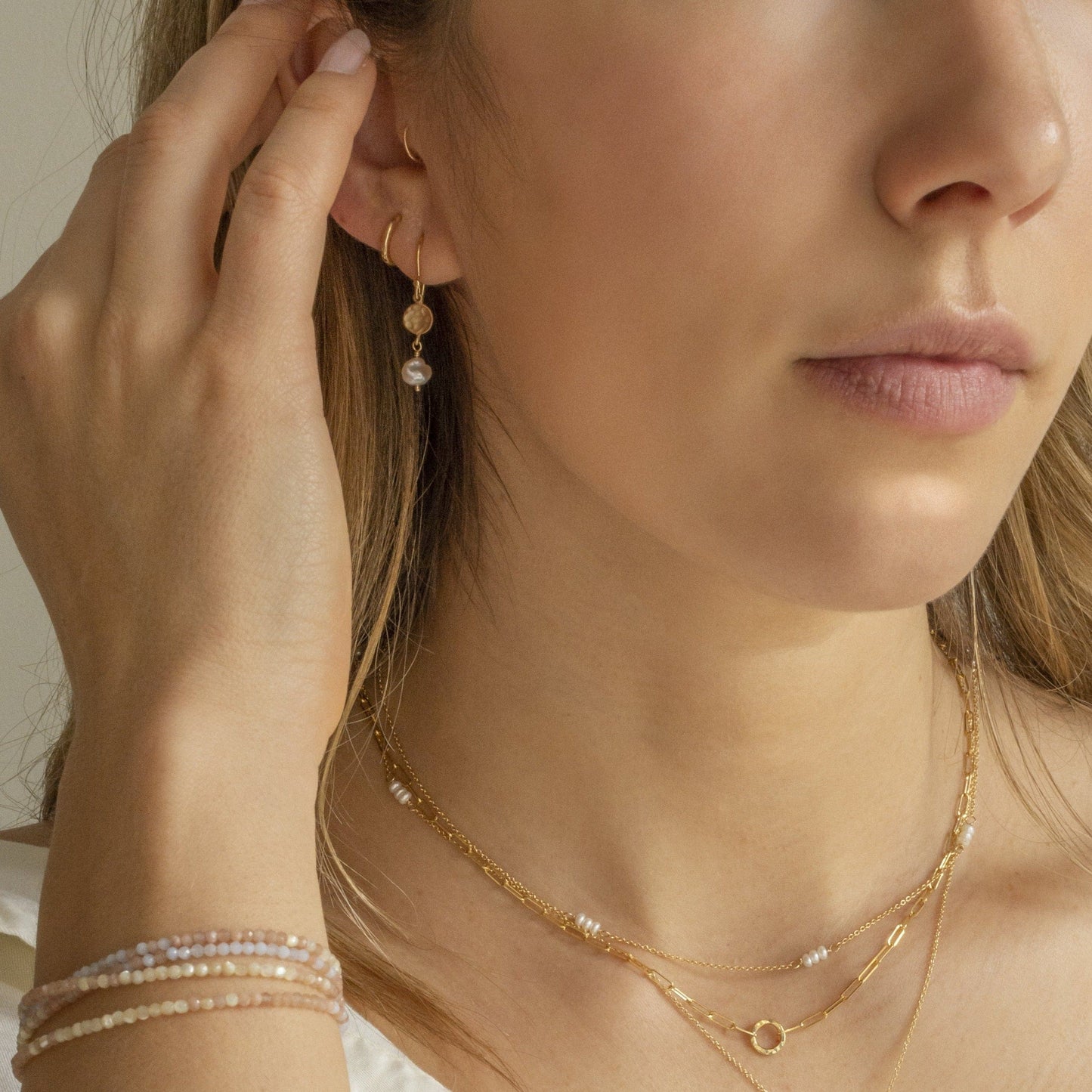 EAR-18K Nugget Pearl Drop Hammered Disc Earrings