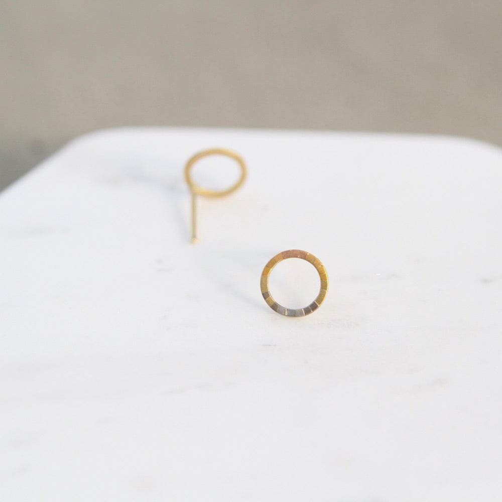 
                      
                        EAR-18K Rainbow Gold Tiny Halo Stud
                      
                    