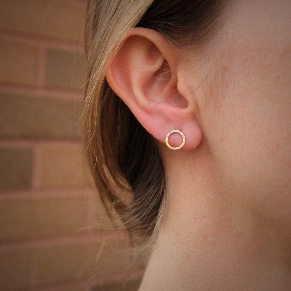 
                      
                        EAR-18K Rainbow Gold Tiny Halo Stud
                      
                    