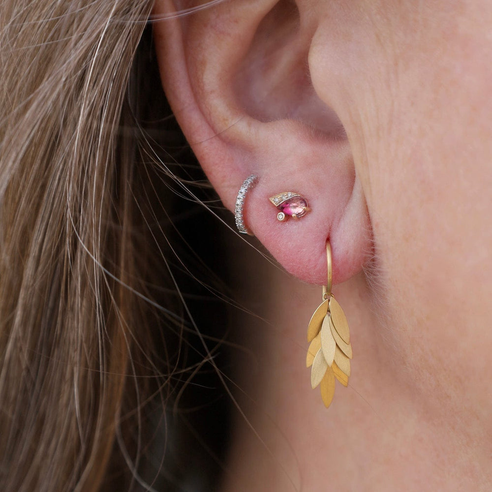 
                  
                    EAR-18K Small Golden Leaf Earrings
                  
                