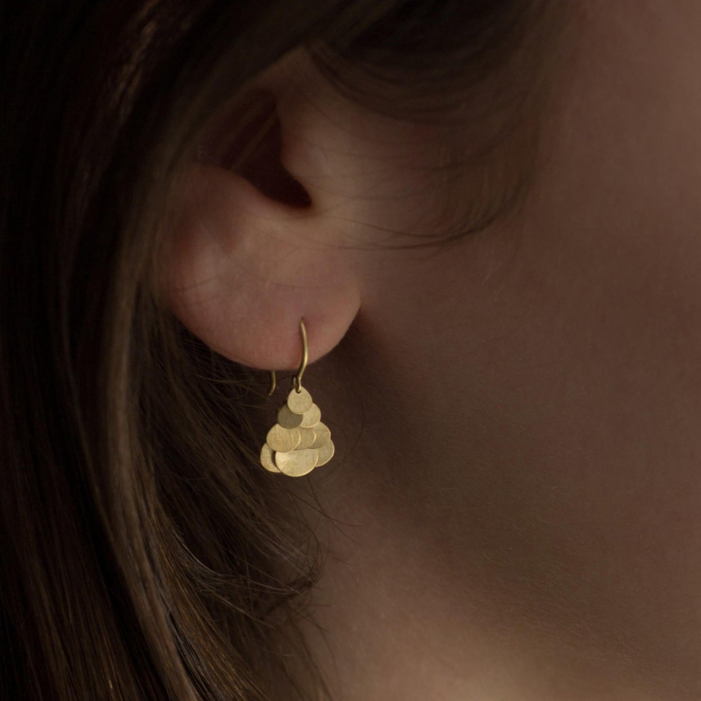 EAR-18K Tiny Golden Hummingbird Cluster Earrings
