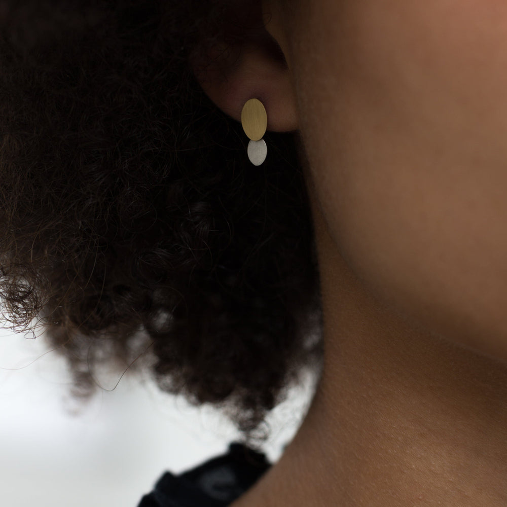 
                      
                        EAR-18K Yellow Gold and Platinum Plume Studs
                      
                    